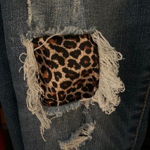 Judy Blue 13/31 Leopard print blue jeans